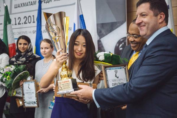 内敛美女居文君，中国第六位“棋后”是怎样炼成的？