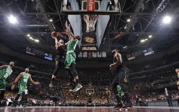 骑士2比2扳平凯尔特人，詹姆斯神奇纪录再创NBA历史第一