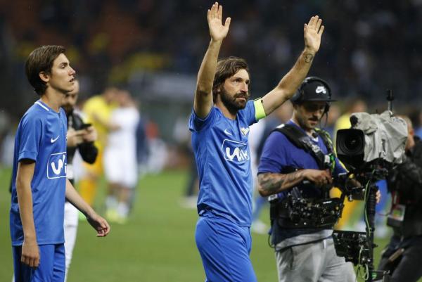 看哭了！一场皮尔洛告别赛，写满了你我的青春