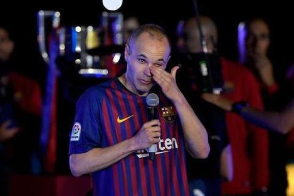 看哭了！一场皮尔洛告别赛，写满了你我的青春