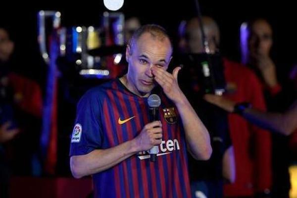 伊涅斯塔加盟日本J联赛神户胜利船，当初说好的来中超呢？