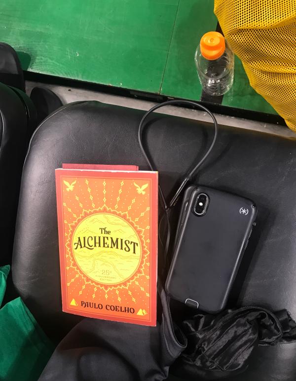 詹姆斯东决赛前看小说，这本奇幻著作早已打动科比莎娃