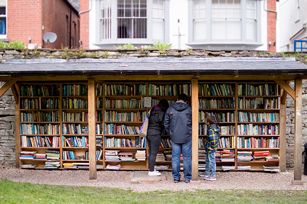英国海伊文学节今日开幕，一场思想的伍德斯托克式狂欢
