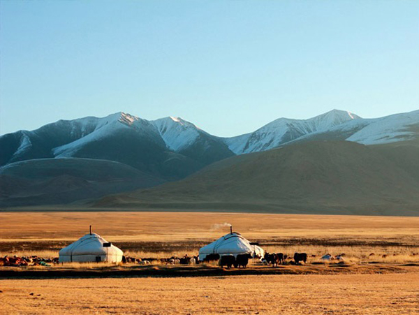 马背上的暮色——骑行穿越蒙古国西部草原