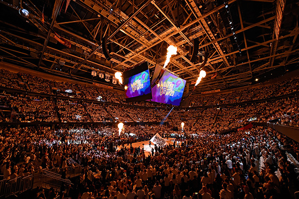 铁打的詹姆斯！46分钟46分，他把东决拖入抢七大战