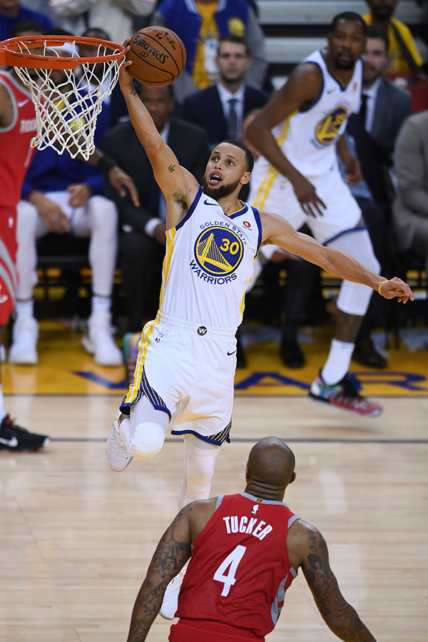 从落后17分到赢下29分！勇士主场逆转，西决也被拖入抢七