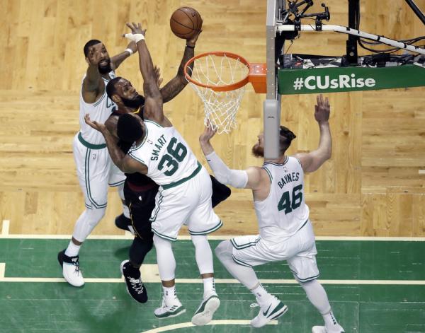 打满48分钟！詹姆斯连续8年闯入总决赛，东部还是你的天下