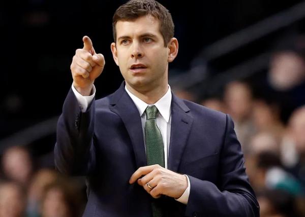 “鬼才教练”史蒂文斯：41岁，他就成了波波维奇