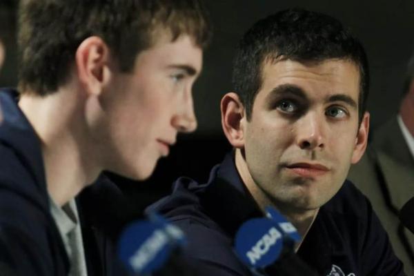 “鬼才教练”史蒂文斯：41岁，他就成了波波维奇