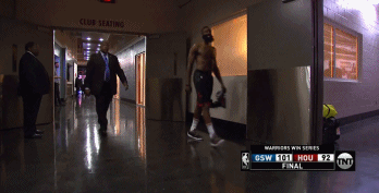 火箭27个三分无奈打铁，这一刻我们只想念“圣保罗”