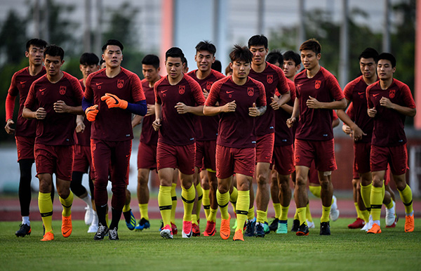 中泰之战里皮派最强阵容，国足领队赛前和球员一对一“谈心”