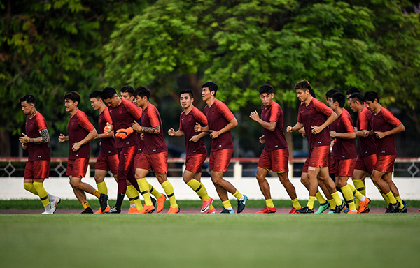 中泰之战里皮派最强阵容，国足领队赛前和球员一对一“谈心”
