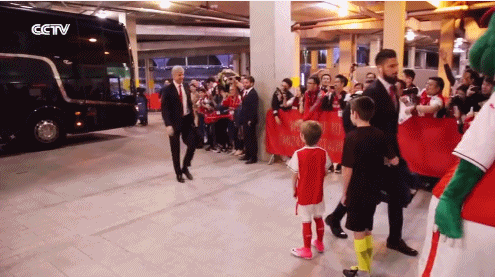 对话“枪迷”刘奶奶：80岁了，我把一腔热血献给阿森纳