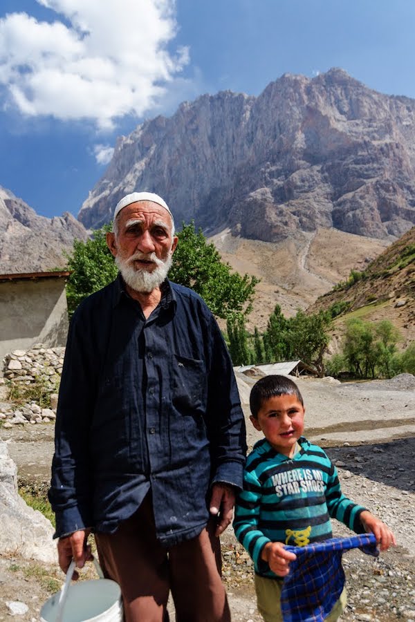 骑自行车穿越粟特人的群山