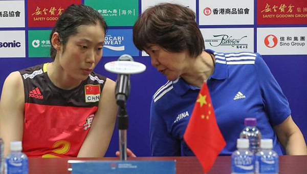 排坛女帅斗智，郎平给日本队主帅“上了一课”