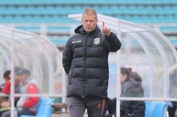 女足新帅贾秀全：叫不出队员名字，但足协赏识让我无法推辞