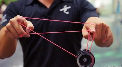 儿童节怀旧| 滚铁环、拍画片、四驱车等，你玩过几种