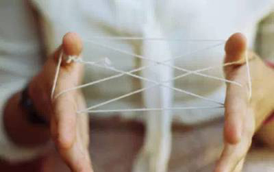 儿童节怀旧| 滚铁环、拍画片、四驱车等，你玩过几种