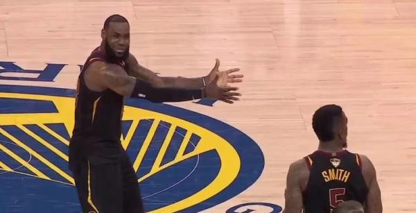 詹姆斯51分！骑士总决赛加时不敌勇士，皇帝只是败给了JR