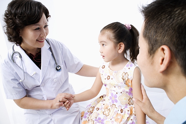 儿童便秘或尿床怎么办？上海儿童医院“六一”义诊答儿童问题