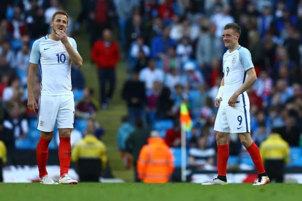 “内文豪”指点江山：英格兰该打3后卫，但冠军还是阿根廷的