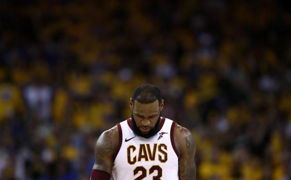 张佳玮｜一切三分球纪录都是库里的，我们习惯了