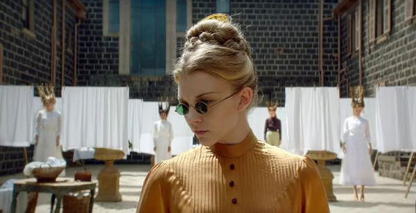 《悬崖下的野餐》：失踪的女学生，再也找不回来了