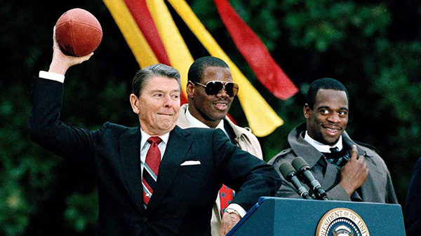 特朗普取消“超级碗”冠军白宫行，詹姆斯和库里都怒了