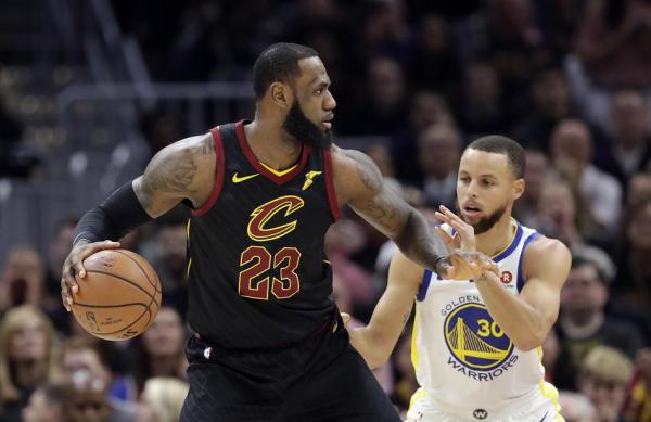 总决赛再无悬念！勇士3比0骑士，杜兰特43分杀死比赛