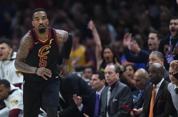 总决赛再无悬念！勇士3比0骑士，杜兰特43分杀死比赛