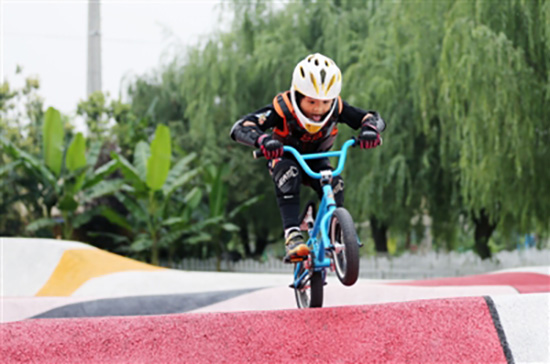 5岁儿童3年获18个平衡车冠军，该不该让孩子玩极限运动