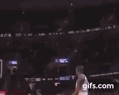 张佳玮｜杜兰特投进绝杀三分时，他为什么不笑？