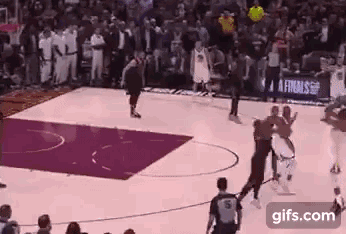 张佳玮｜杜兰特投进绝杀三分时，他为什么不笑？