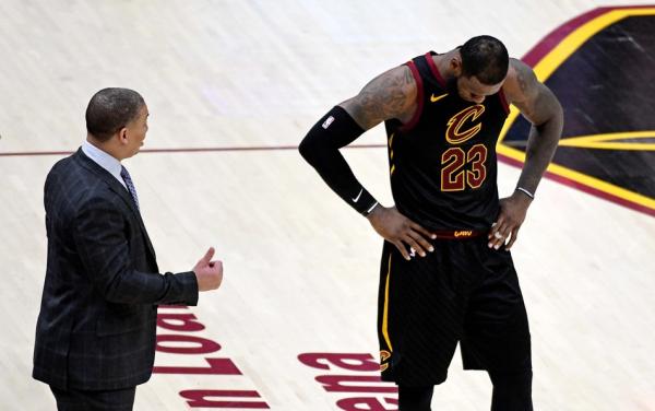 张佳玮｜杜兰特投进绝杀三分时，他为什么不笑？