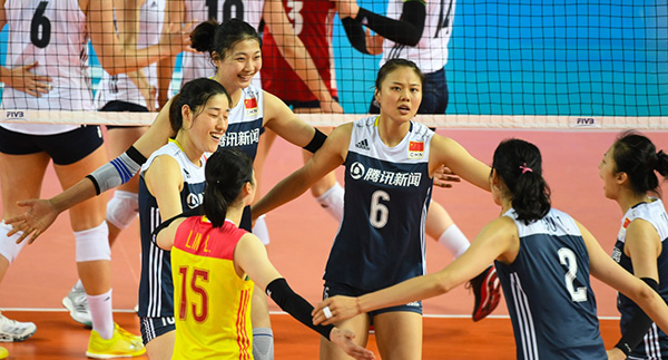 中国女排遭美国连扳10分逆转，郎平：我也不知道发生了什么