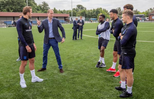 “热身赛之王”英格兰上线了：世界杯请猥琐发育，别浪