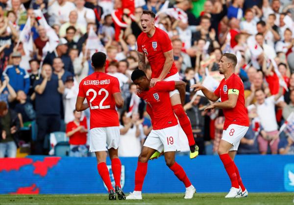 “热身赛之王”英格兰上线了：世界杯请猥琐发育，别浪