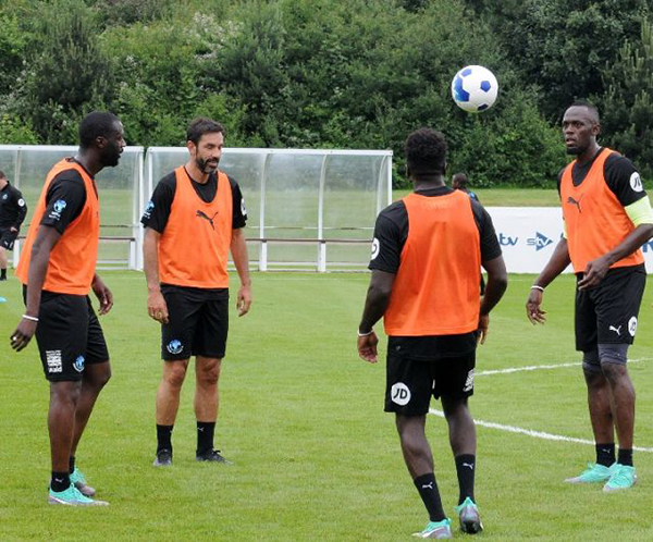 博尔特离英超有多远？三天后他就要亮相曼联“梦剧场”了