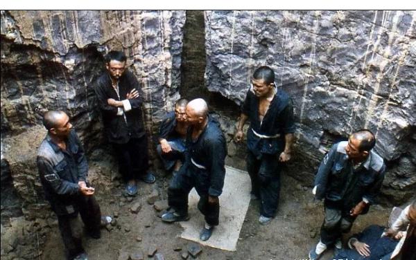 《一个和八个》导演张军钊：他带领年轻的第五代导演登上影坛