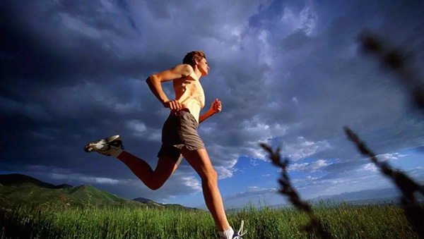 涨知识丨快速挑战10K和半马，你更需要“单腿训练法”