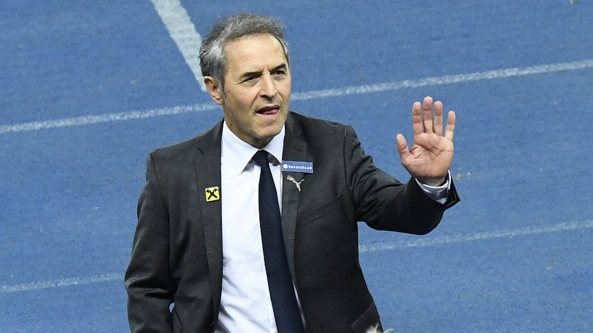 压力超大，赚钱挺少，我们对世界杯主帅是有些误解