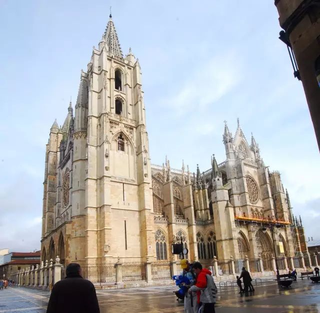 跨境遗产 | 德孔波斯特拉朝圣之路为何会成为经典？