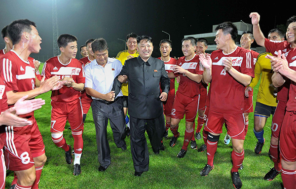 这些国家政要都为足球痴狂，最厉害的得数法国总统？