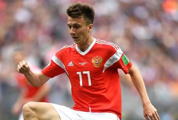 新华社：戈洛文一战惊天下，他在世界杯上应该不孤单