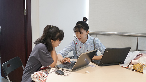 上海电影节｜字幕界“网红”的神操作，是怎么炼成的