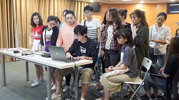 上海电影节｜字幕界“网红”的神操作，是怎么炼成的