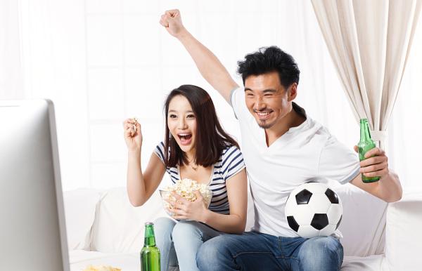 问答｜摊上熬夜看球的老公，还能不能好好地备孕？