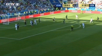 梅西遗憾错失点球！阿根廷1比1冰岛，导演门将神发挥