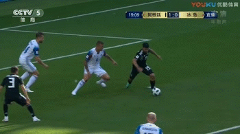 梅西遗憾错失点球！阿根廷1比1冰岛，导演门将神发挥