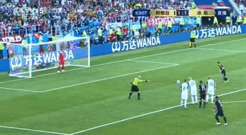 梅西遗憾错失点球！阿根廷1比1冰岛，导演门将神发挥